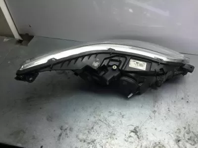 Citroen c4 Model Uyumlu Orijinal Çıkma Sol Ön Far 3