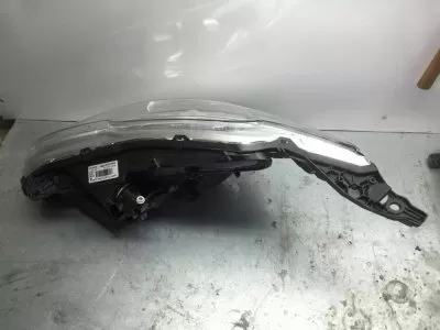 Peugeot 208 Model Uyumlu Sag Ön Far 4