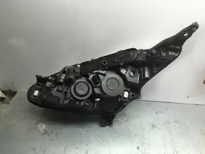 Peugeot 208 Model Uyumlu Sag Ön Far 3