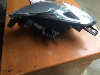 Peugeot Partner Tepe 2009 2011 Model Uyumlu Çıkma Sag Ön Far 3