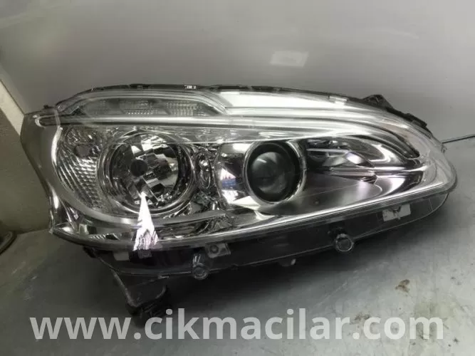 Peugeot 208 Model Uyumlu Sag Ön Far