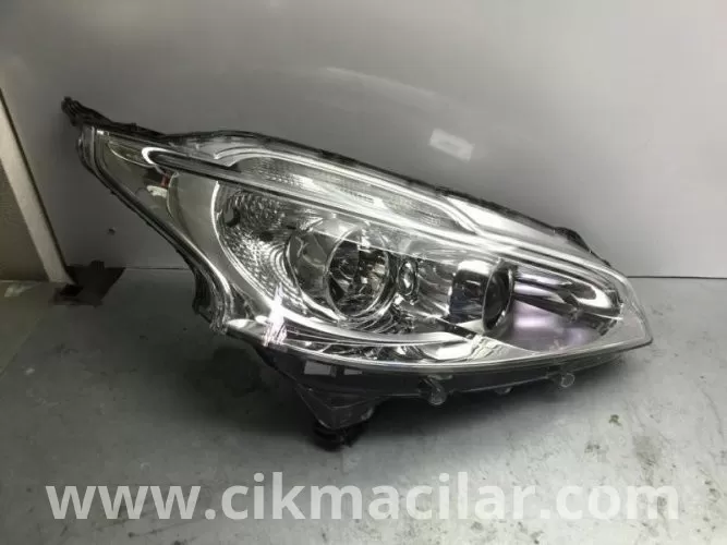Peugeot 208 Model Uyumlu Sag Ön Far