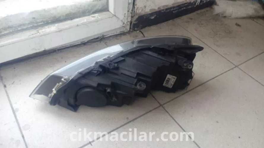 Volkswagen Polo 2015 Model Uyumlu Çıkma Sag Ön Far