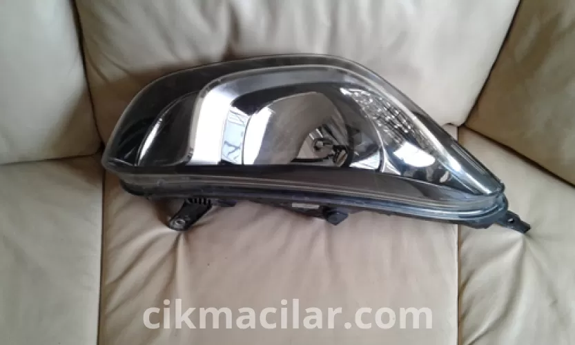 hyundai İ.20  2012-2013 model sağ far