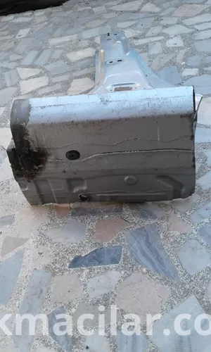 renault clio sağ arka çamurluk 2011 model