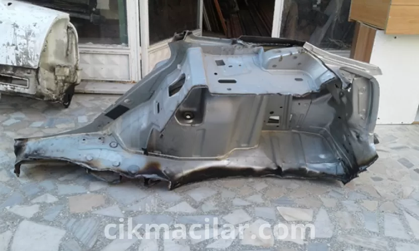 renault clio sağ arka çamurluk 2011 model