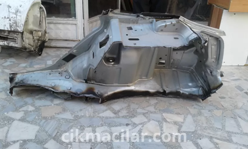 renault clio sağ arka çamurluk 2011 model