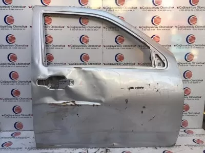 Isuzu DMAX sağ ön kapı