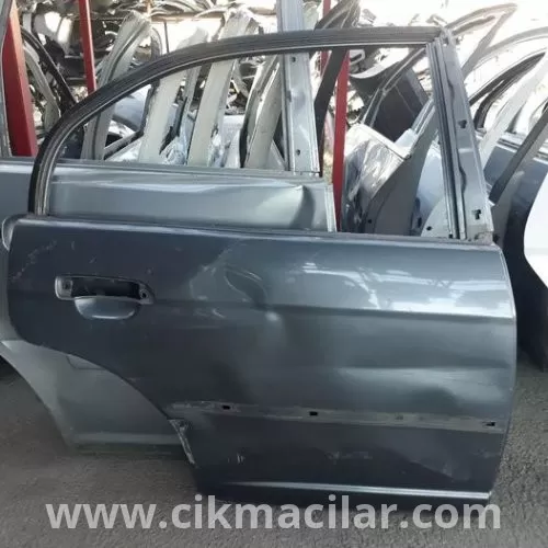 Honda CIVIC 2005 model sağ arka kapı