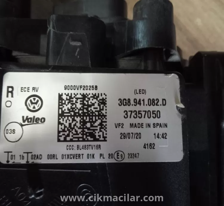 volkswagen arteon  ledli sağ ön far 2017-2020 model sökme