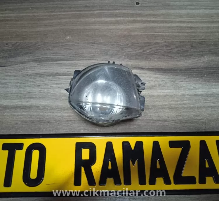bmw 3 seri E 90 E91  ön sağ sis far 2007-2009 model