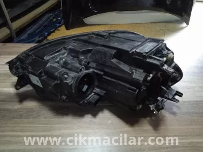 Volkswagen Golf 7.5 sol ön far 2018-2021 model 5