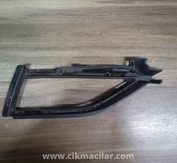 volkswagen golf 7 golf 7,5 sağ sis far çerçevesi 2017-2024 model