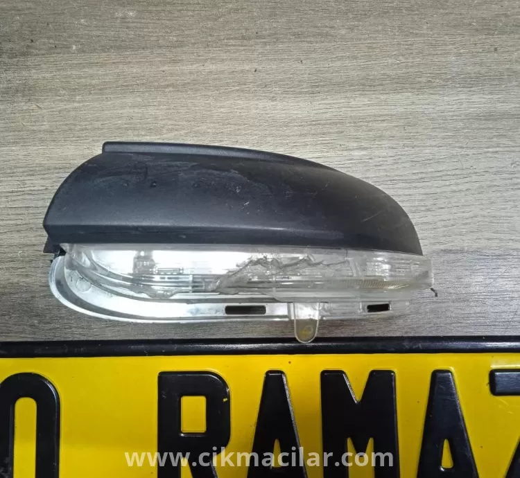 volkswagen passat sağ dikiz ayna kapağı ve dönüş sinyali 2009-2013 model golf6 jetta touran model uyumlu