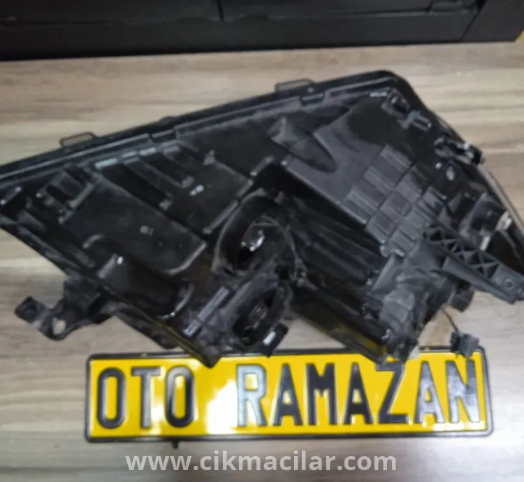 volkswagen crafter sol ön far 2016-2024 model uyumlu oem:7C1.941.005