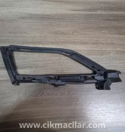 volkswagen golf 7 golf 7,5 sağ sis far çerçevesi 2017-2024 model