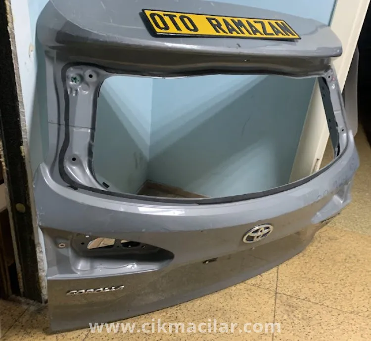 Toyota Corolla 2021 2024 Model Uyumlu Orijinal Çıkma Arka Bagaj Kapağı