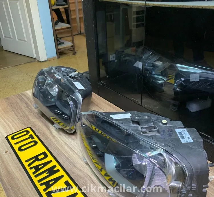 Peugeot Partner 2018 2022 Model Uyumlu Orijinal Çıkma Ön Takım Far