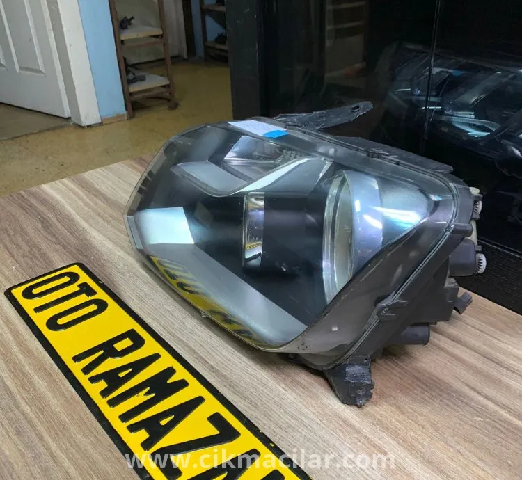 Volkswagen Amarok 2011 2015 Model Uyumlu Orijinal Çıkma Sol Ön Far