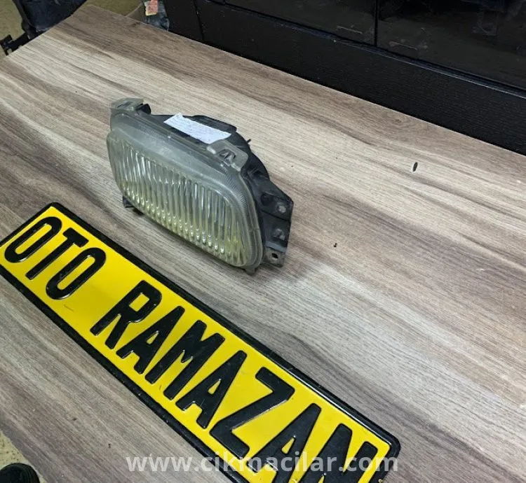 Mitsubishi Canter 2018 Model Uyumlu Orijinal Çıkma Sis Farı