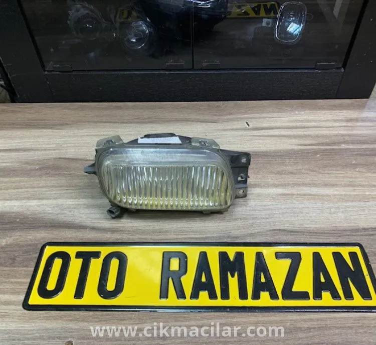 Mitsubishi Canter 2018 Model Uyumlu Orijinal Çıkma Sis Farı