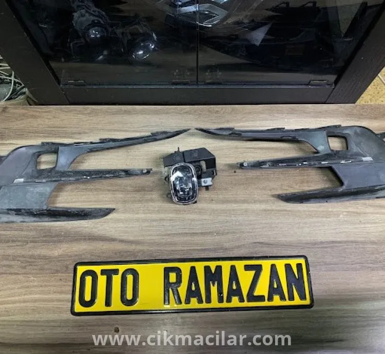 Renault Megane 2019 2022 Model Uyumlu Orijinal Çıkma Sağ Sis Sol Sis Farı ve Çercevesi