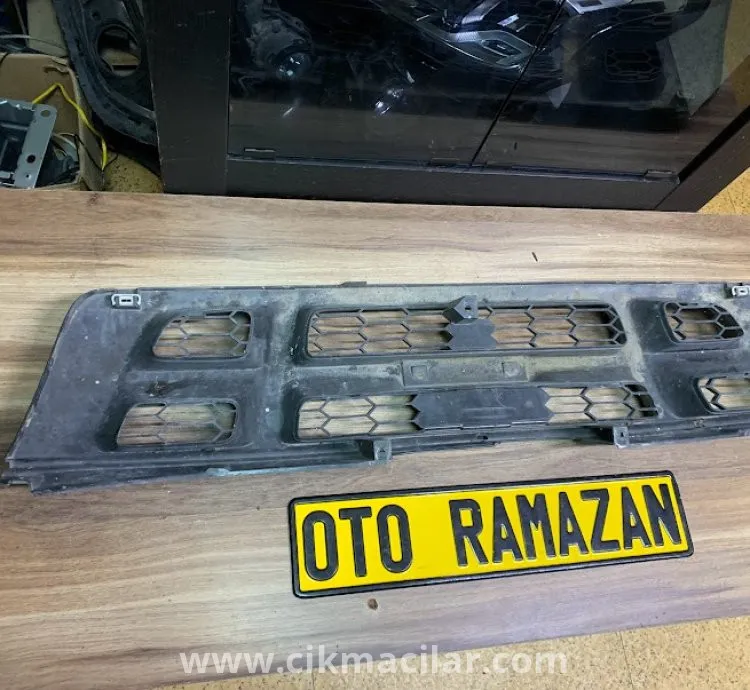 İsuzu D Max 2004 2007 Orijinal Çıkma Ön Panjur