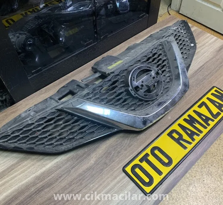 Nissan qashqai 2016 2019 Model Uyumlu Orijinal Çıkma Ön Panjur