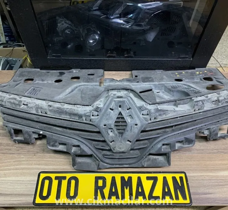 Renault Clio 4 2013 2017 Orijinal Çıkma Ön Panjur