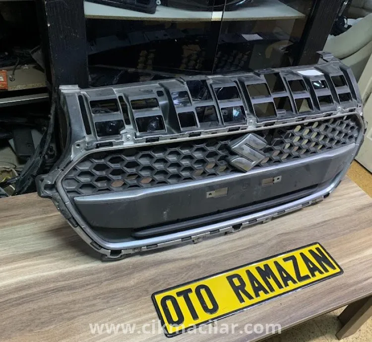 Suzuki Swift 2017 2023 Orijinal Çıkma Ön Panjur