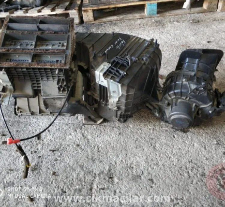 Volkswagen Caravella Model Orijinal Çıkma Kalorifer Kazanı