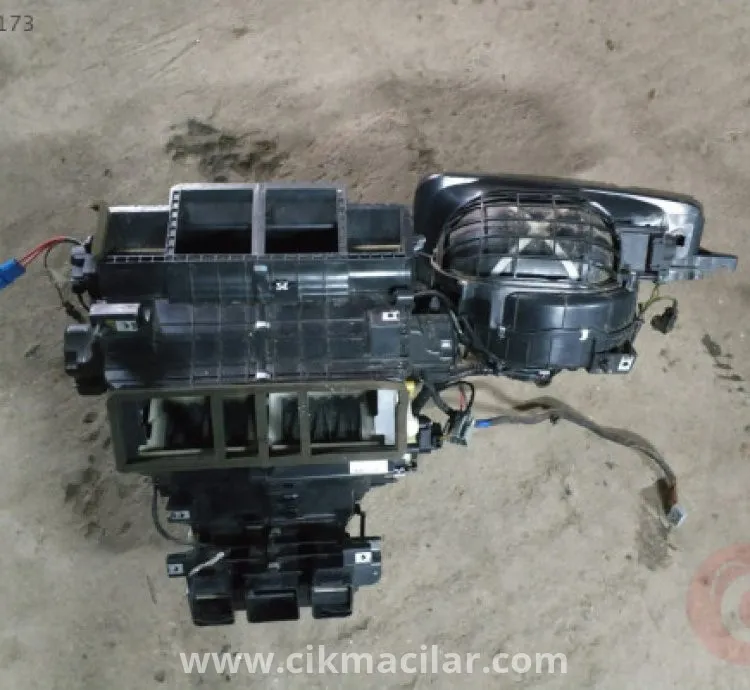 Renault Latitude Orijinal Çıkma Dijital Klima Kalorifer Kazanı