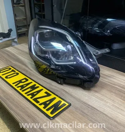 Ford Puma Model Orijinal Çıkma Sağ Ön Far 4