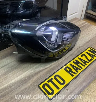 Ford Puma Model Orijinal Çıkma Sağ Ön Far 3