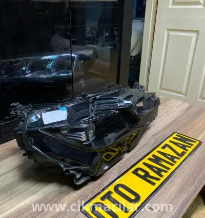 Volkswagen Arteon Model Orijinal Çıkma Sağ Ön Far