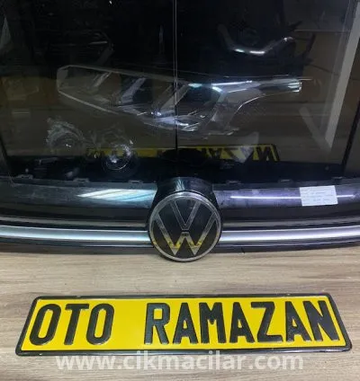 Volkswagen Tiguan 2024 Model Uyumlu Orijinal Çıkma Ön Panjur 3
